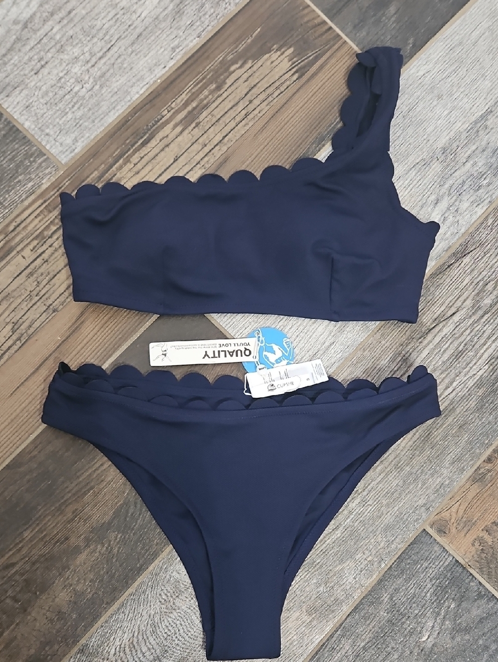 Scalloped One-Shoulder Bikini Set in Navy- Cupshe
